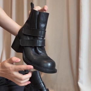 Botines de tacón de bloque de cuero genuino de vaca retro fruncidos para mujer, botas cortas de media pantorrilla con suela gruesa y cierre de velcro - Product Image 2