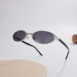 Gafas de Sol Ovaladas Y2K de Diseño Nuevo 2026, Montura Metálica, Pequeñas y Estrechas, Estilo Cyberpunk Futurista, con Logotipo Personalizado, Listas para Enviar - Product Image 1