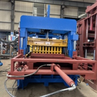 Machine de formage de briques hydraulique QT10-15 pour pavés, bordures et blocs de béton