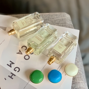 Ensemble <span class=keywords><strong>de</strong></span> <span class=keywords><strong>parfum</strong></span> en vaporisateur <span class=keywords><strong>Eau</strong></span> <span class=keywords><strong>de</strong></span> <span class=keywords><strong>Parfum</strong></span> longue durée <span class=keywords><strong>de</strong></span> marque originale pour femmes avec un <span class=keywords><strong>parfum</strong></span> floral et frais Style moderne luxueux - Product Image 3