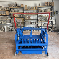 Machine mobile à briques de ciment à faible coût Machine de moulage de blocs creux semi-automatique 3-45 à moteur diesel