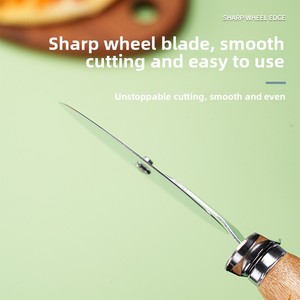 Set Pizza <span class=keywords><strong>2</strong></span> Pezzi: Paletta Pizza con Manico in Legno e Rotella Tagliapizza in Acciaio Inossidabile a Singola Ruota, Strumento Divisore per Pasta - Product Image 4