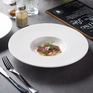 Restaurant de mariage hôtel en vrac vaisselle en porcelaine assiette chargeur assiette plats en céramique pour restaurant