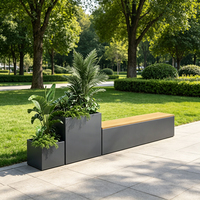 Banc de jardin moderne pour l'extérieur, idéal pour les hôtels, les centres de villégiature, les parcs et les jardins - Acier gris anthracite avec assise en bois et jardinières