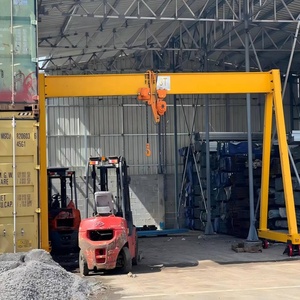 Grues mobiles à portique pour extérieur avec hauteur de levage de 5 m, 10 m max. Boîte de vitesses moteur incluse, capacité de charge nominale de 2 à 3 tonnes - Product Image 1
