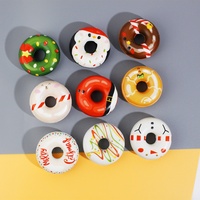 Vente en gros mignon PU mousse beignet porte-clés Squishy Fidget jouet pour le soulagement du stress et de l'anxiété décoration de bureau cadeau fournitures de vacances de Noël