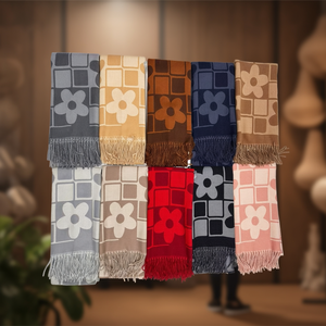 Écharpe JD22 AB traditionnelle en mélange de laine à franges, accessoire de mode - Product Image 3