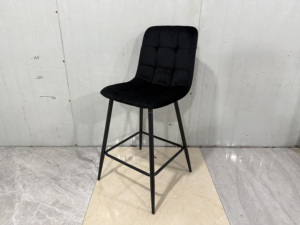 Tabourets de bar noirs pour la cuisine, directement de l'usine, avec dossier haut, assise rembourrée et base métallique stable - Product Image 2