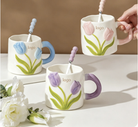 Mug en céramique tulipe coloré avec cuillère - Design floral tendance - Résistant à la chaleur - Boîte cadeau durable incluse - Anniversaire/Diplôme/Fête