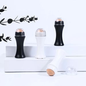 Rouleaux de <span class=keywords><strong>pierre</strong></span> <span class=keywords><strong>volcanique</strong></span> réutilisables portables pour le contrôle de l'huile faciale Outil de beauté T-zone pour les soins de la peau Avantages raffermissants - Product Image 1