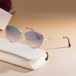 Lunettes de soleil décorées de dés pour femmes, style polygonal, monture or rose, protection UV400, pare-soleil de classe 2, monture en plastique et métal - Product Image 4