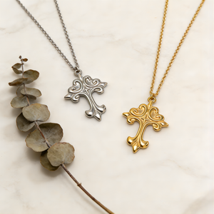 Collana con Pendente a Croce Fiammeggiante in Acciaio Inossidabile Placcato Oro 18K Impermeabile, Gioielli Punk Gotici per Uomo e Donna, Collana con Croce Intagliata - Product Image 3