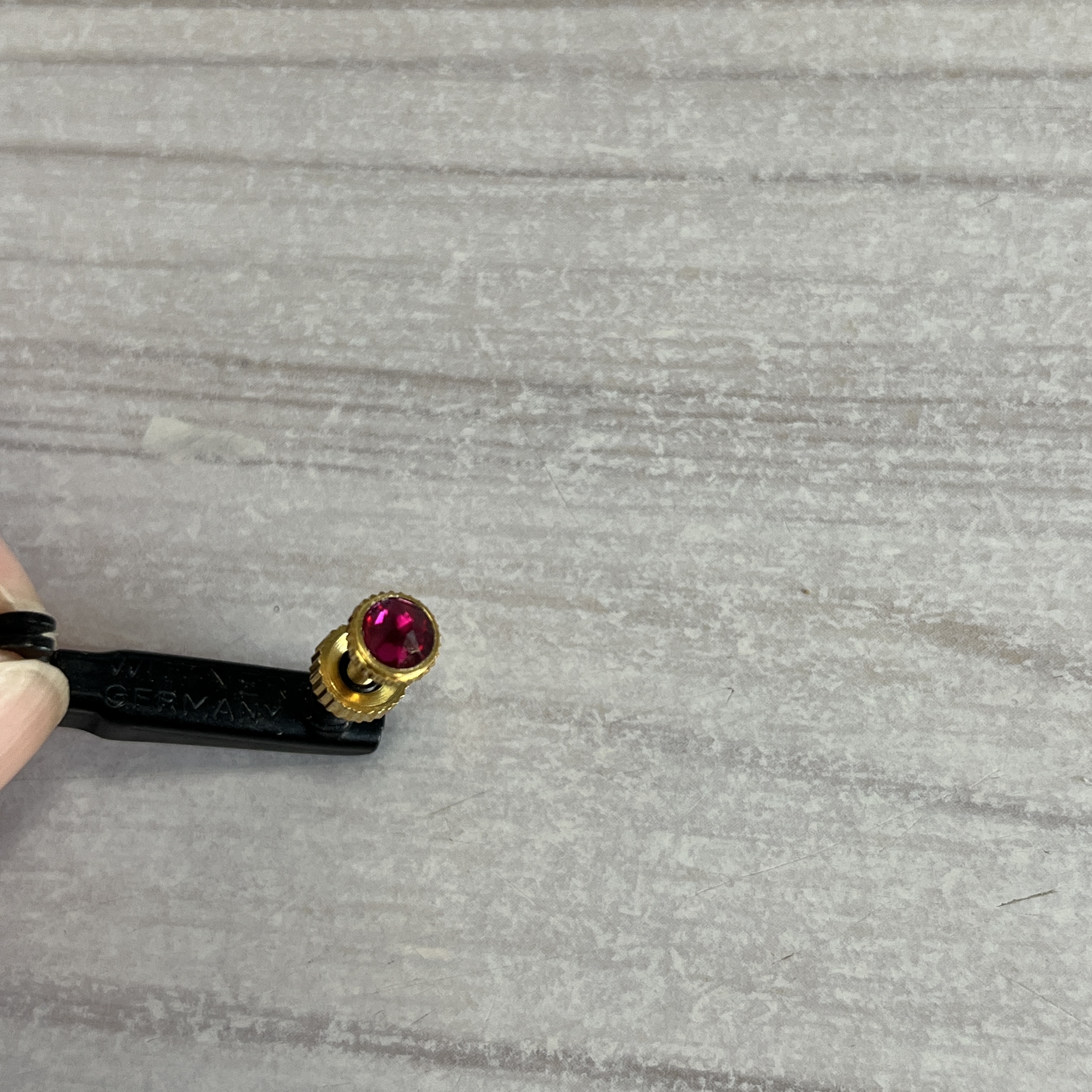 Single diamond(rose red)