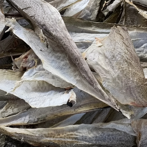 Peau de morue bon marché séchée au soleil, qualité A, emballée sous vide, tranchée, faible humidité 10%, longueur 20-30 cm, de la société Viet Delta - Product Image 1