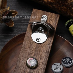Abridor de botellas de madera, abridor manual rectangular de acero inoxidable para colgar en el lado del refrigerador con soporte magnético para tapas - Product Image 2