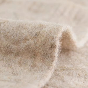 Vente <span class=keywords><strong>en</strong></span> gros 14 NM/1 Floral Fleece Mohair Yarn 7% Merino Wool 8% Anti-Pilling Acrylique 45% Reced Polyester 37% Performance Mesh 3% Frame - Product Image 1