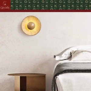 Applique murale GOLDKING pour chambre et salon, en travertin beige rond, avec sphère en bois rétroéclairée, design personnalisé OEM ODM - Product Image 4