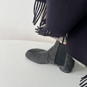 Bottines plates à bout fendu en cuir véritable et daim, style vintage vieilli gris, pour femme, collection 2026 - Product Image 4