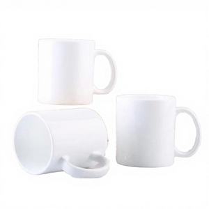 Taza de Café Moderna de Porcelana y Cerámica de 350 ml (11 oz) para Fiestas y Regalos de Navidad, Sublimable - Product Image 4