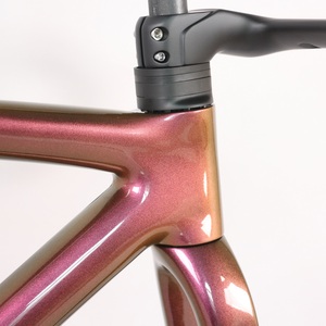 Cadre de vélo de route Chameleon 1002 en fibre de carbone T1000 super léger avec câblage interne, suspension à disque TT-X70, BB UDH Hanger - Product Image 3