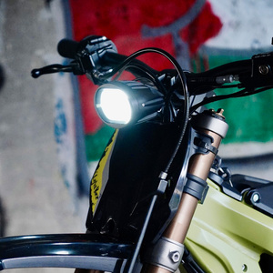 Mới Màu Hồng Điện Xe Đạp Bụi Bẩn 2025 Sur Ron Ánh Sáng Bee X 8000 Watts Off-Road Siêu Bee 2 Điện Xe Đạp Leo Núi - Product Image 4