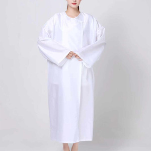 Capes <span class=keywords><strong>de</strong></span> coupe <span class=keywords><strong>de</strong></span> cheveux haut <span class=keywords><strong>de</strong></span> gamme avec logo personnalisé couleur unie cheveux doux résistant beauté Salon <span class=keywords><strong>de</strong></span> coiffure robe <span class=keywords><strong>de</strong></span> <span class=keywords><strong>bain</strong></span> lisse Kimono <span class=keywords><strong>de</strong></span> barbier - Product Image 5