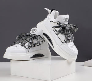 Nouvelles Chaussures Décontractées Blanches Rétro pour Hommes 2026 – Confortables, Légères et Épaisses, Idéales pour le Sport - Product Image 4