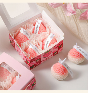 Vela Aromática con Aroma a Fresa Grande de Aspecto Realista, Empaque Completo en Caja de Regalo, Vela Decorativa para Cumpleaños y Decoración del Hogar - Product Image 1