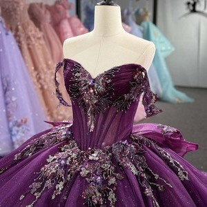 1577 Magnifique Ensemble Deux Pièces Violet avec Décolleté Cœur, Volants, Broderie, Imprimé, Perles et Paillettes, Robes de Bal Quinceañera avec Traîne Chapelle 100% - Product Image 6