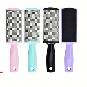 Lima de pies multifuncional de acero inoxidable para eliminar cutículas y piel muerta, ideal para viajes. - Product Image 6