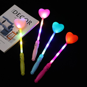 Baguette Magique Lumineuse LED pour Enfants, Motif Cœur et Flocon de Neige, Idéale pour Filles, Nouveauté Tendance - Product Image 5