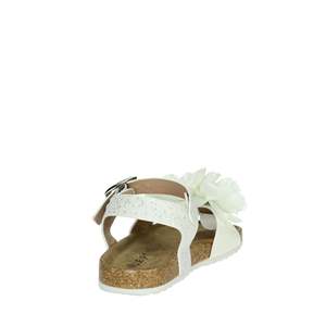 Sandalias para Niña Gaelle Paris, Blancas y Azul Claro, Planas con Detalle de Flor - Product Image 3
