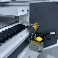 Machine de découpe automatique de tapis CNC à commande PLC, moteur haute puissance pour gazon artificiel/tapis en fibres, tapis de sol en PP - Haute vitesse