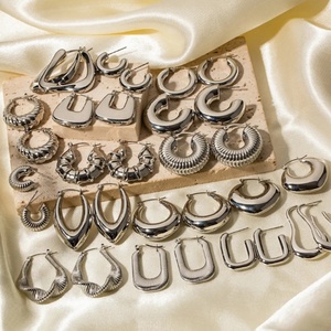 ต่างหูสแตนเลสสตีลขายดี สไตล์พังก์ ชุบทอง 18K ดีไซน์เรขาคณิต สำหรับผู้หญิง รับผลิตตามสั่ง ขายส่ง - Product Image 1