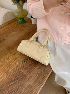 กระเป๋าถือผู้หญิงแฟชั่นสุดฮิต ดีไซน์เกาหลีรุ่นใหม่ วัสดุ PU กันน้ำ - Product Image 4