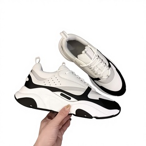 รองเท้าผ้าใบสไตล์เรโทรทรง Chunky Dad สำหรับทุกเพศ ทุกฤดู หลายสี ระบายอากาศได้ดี พื้นรองเท้ากันลื่น เหมาะสำหรับใส่ลำลองและเล่นกีฬาในชีวิตประจำวัน - Product Image 1