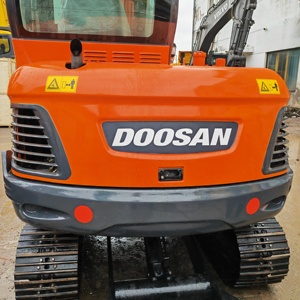 Excavadora Doosan DX55-9C de Segunda Mano, Casi Nueva, 5.5 Toneladas, Maquinaria Pequeña para Excavación, Jardinería y Obras Municipales, en Buenas Condiciones - Product Image 2