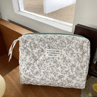 Mode matelassé coton Floral Portable beauté cosmétique pochette mère bébé couche voyage trousse de toilette stockage sac à main