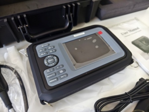 Appareil d'échographie vétérinaire DMSU01, portable, noir et blanc, avec batterie de 4 heures, pour bovins, chevaux, chiens, moutons, chats - Product Image 2