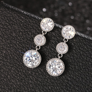 Orecchini Pendenti Geometrici con Zirconia Cubica per Donna, Gioielli Eleganti per Feste e Fidanzamenti - Product Image 2