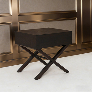 Table de chevet pratique en bois massif couleur chêne noir, mobilier haut de gamme pour villa et hôtel - Product Image 1