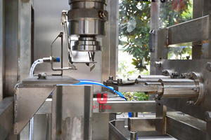 Machine d'embouteillage de capsulage de remplissage d'eau pure automatique de type linéaire 4-4-1 500BPH de bouteille de <span class=keywords><strong>jerrican</strong></span> en plastique de 5 <span class=keywords><strong>litres</strong></span> - Product Image 5