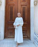 Bettergirl 2024 Luxe Dubaï Abaya Robes pour Femmes Modeste Musulman Robe Marron Noir Turquoise Personnalisable Vêtements Fabricants