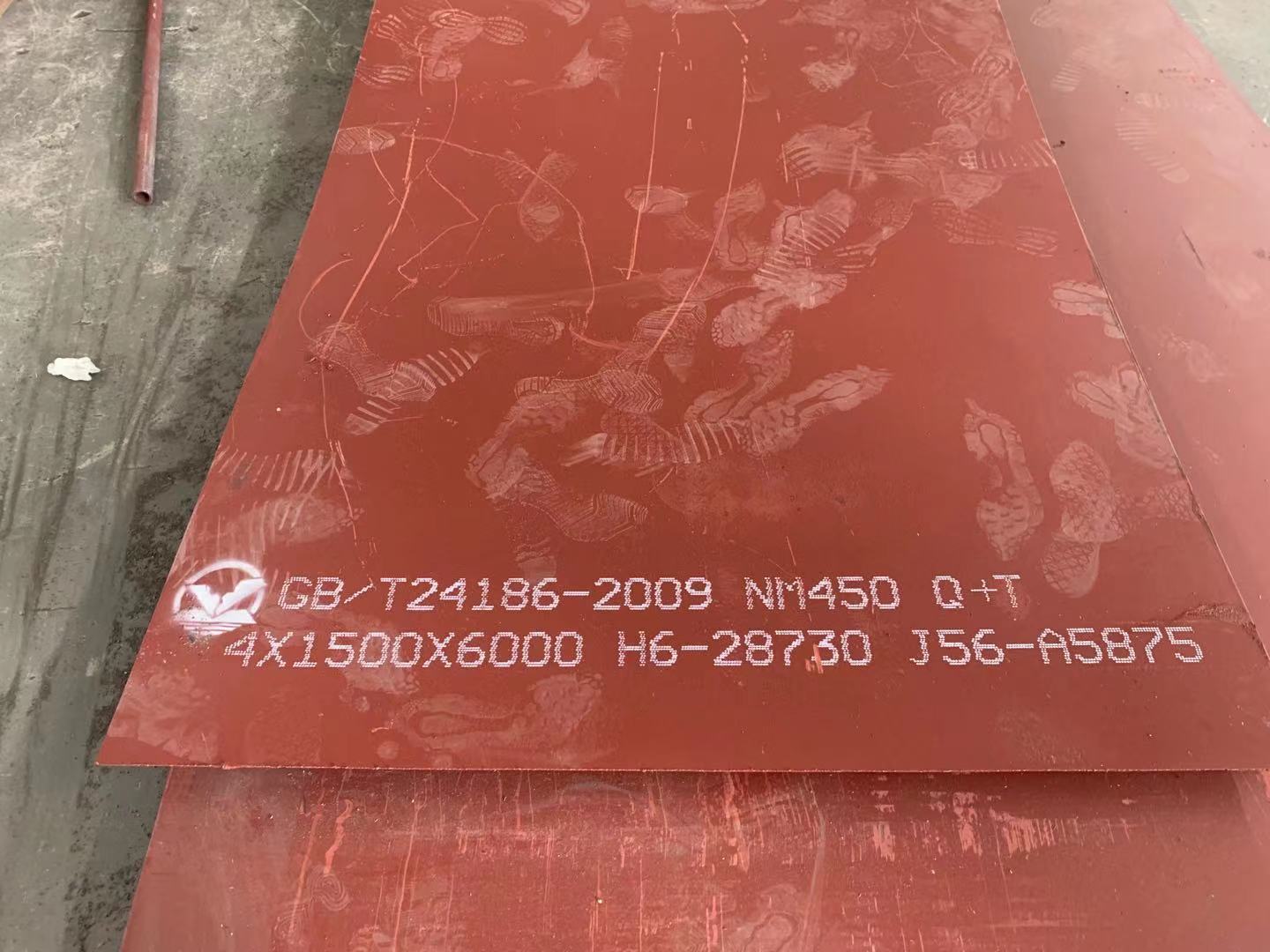 石の粉砕機のバケツ ワゴンは鋼鉄摩耗の版NM450 NM500 XA500を使用する 1