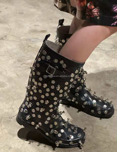 Scarpe REMAKE UPCYCLE Fatte a Mano con Rivetti in Ottone, Stile Patchwork, Unisex, di Lusso Vintage per Uomo e Donna - Product Image 4