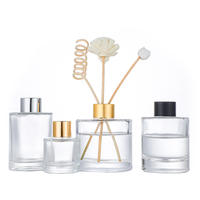 Design de luxe personnalisé 50ml Flacon de parfum vide en verre de roseau avec boîte-cadeau pour la décoration de l'hôtel