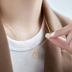 Collar con Colgante Dylam, Diseño de Luna Creciente Abierta, Chapado en Oro de 18K, Joyería Sencilla y Elegante para Mujer, Regalo - Product Image 3