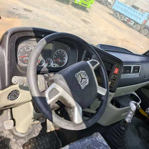 Camion <span class=keywords><strong>benne</strong></span> <span class=keywords><strong>d</strong></span>'<span class=keywords><strong>occasion</strong></span> HOWO 8*4 avec 12 roues et <span class=keywords><strong>grue</strong></span>. Camion Haoshi avec <span class=keywords><strong>grue</strong></span> intégrée et caisse de chargement. - Product Image 5