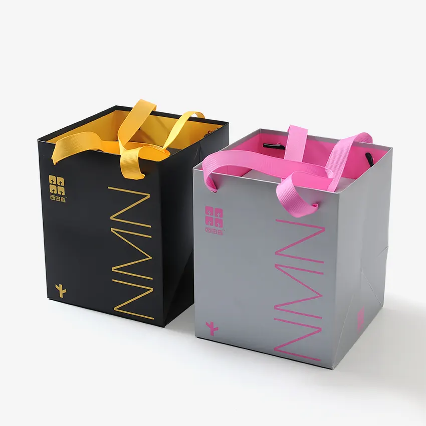 Bolso de compras de lujo con logotipo personalizado impreso, bolsa de papel cosmético con cinta anudada