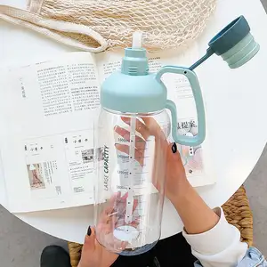 زجاجة مياه كبيرة 1800 مل من البلاستيك الشفاف PC زجاجة شرب بماصة زجاجة سعة 64 أونصة نصف جالون